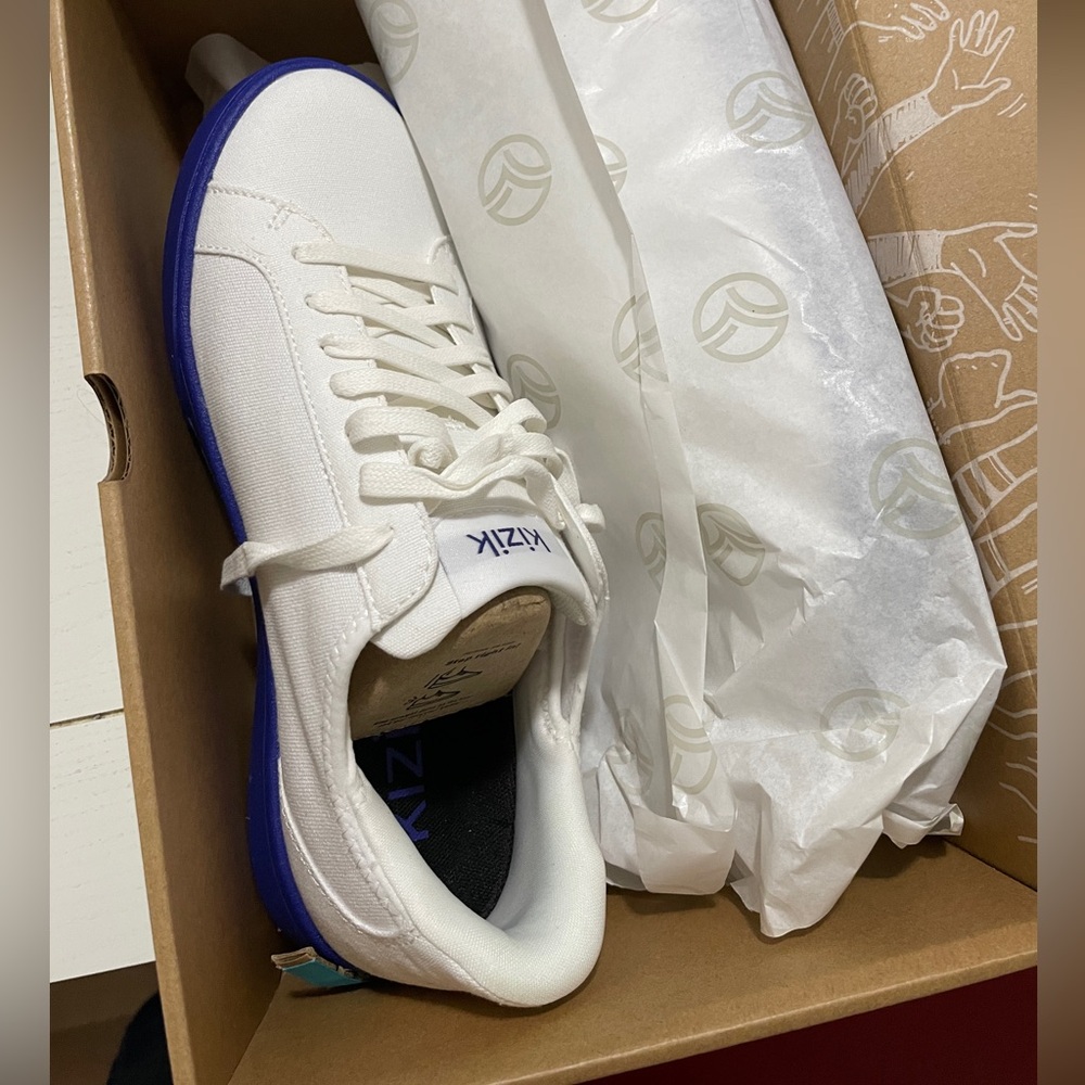 Kizik women’s Irvine white sneakers: white/royal blue soles